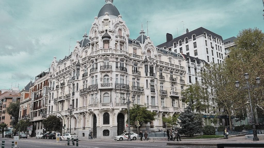 Madrid offers a vibrant and cosmopolitan lifestyle